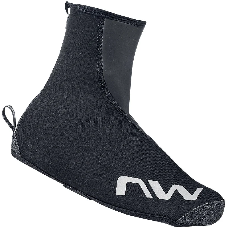 cycling clothing with top vents-Copriscarpe Northwave Active Scuba - Nero